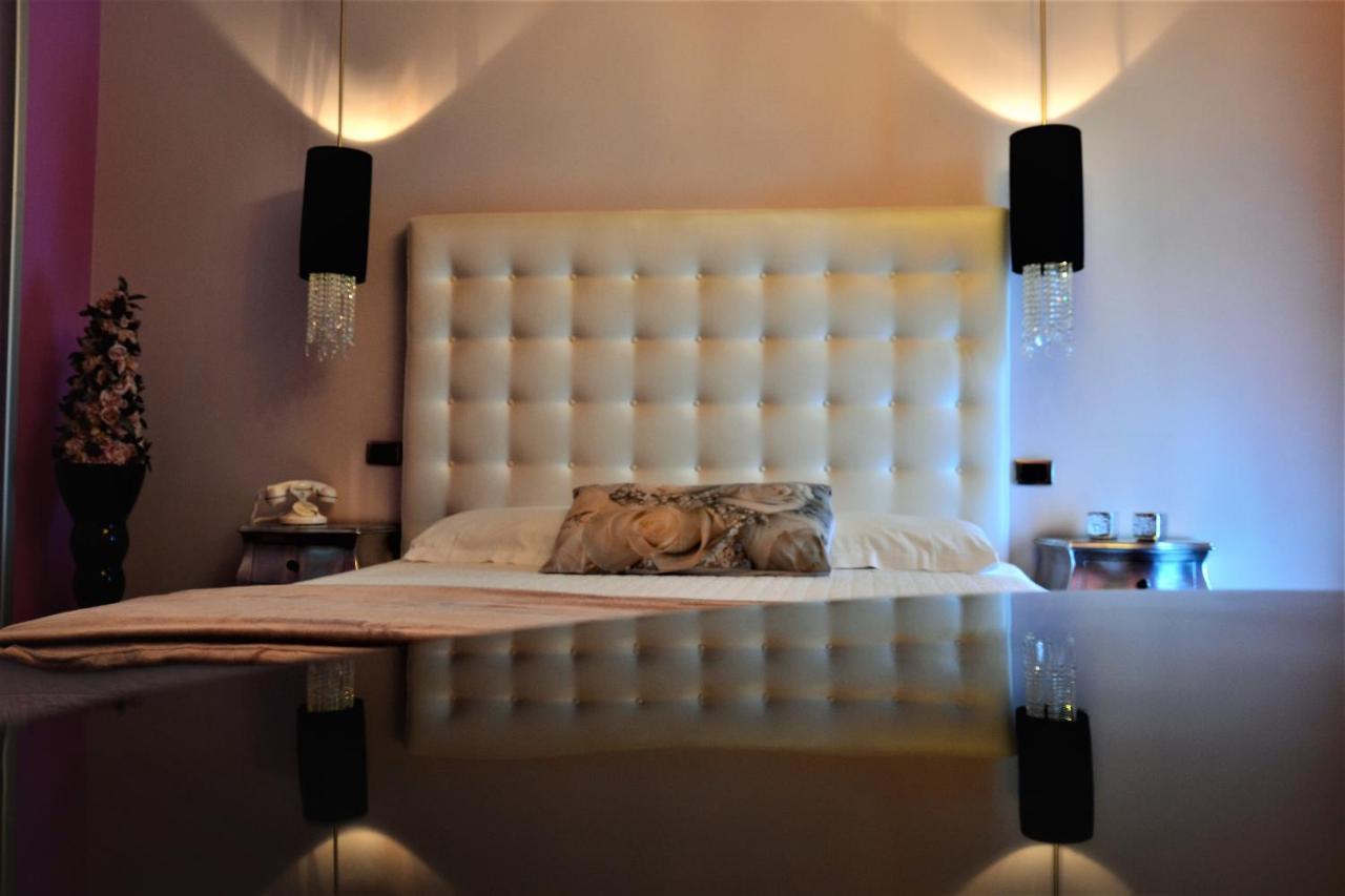 Hotel In - Lounge Room Cazzago  ภายนอก รูปภาพ