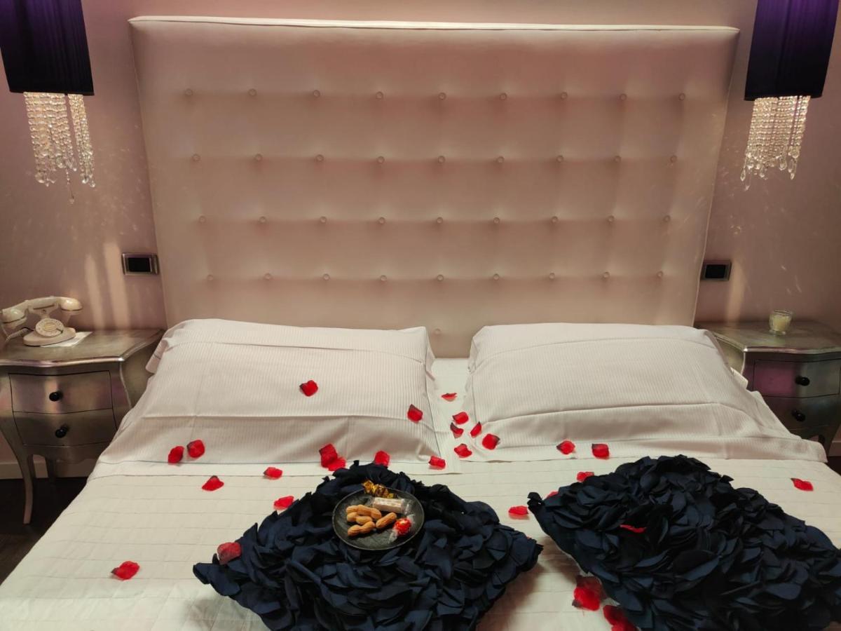 Hotel In - Lounge Room Cazzago  ภายนอก รูปภาพ