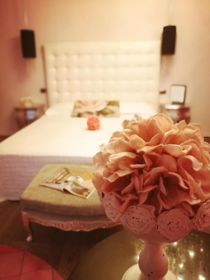Hotel In - Lounge Room Cazzago  ภายนอก รูปภาพ