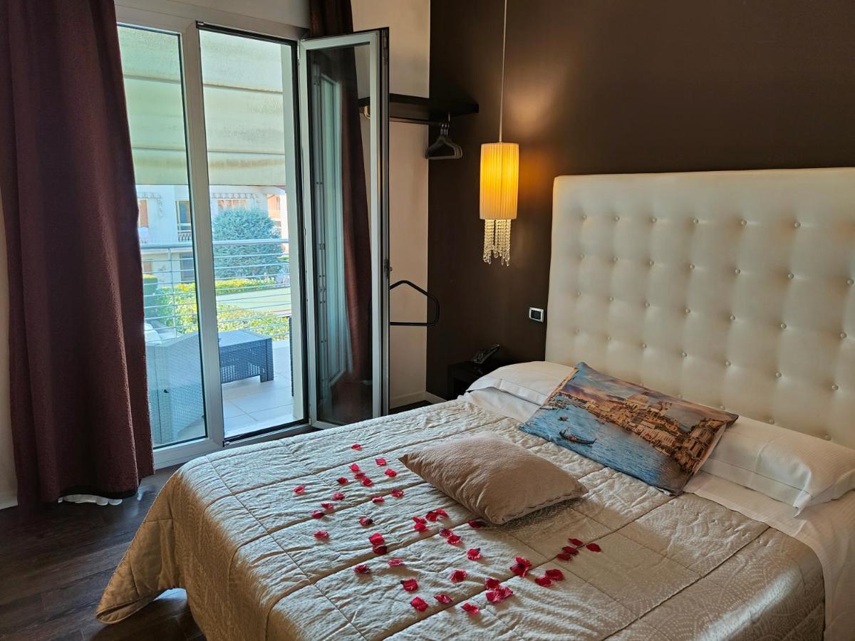 Hotel In - Lounge Room Cazzago  ภายนอก รูปภาพ