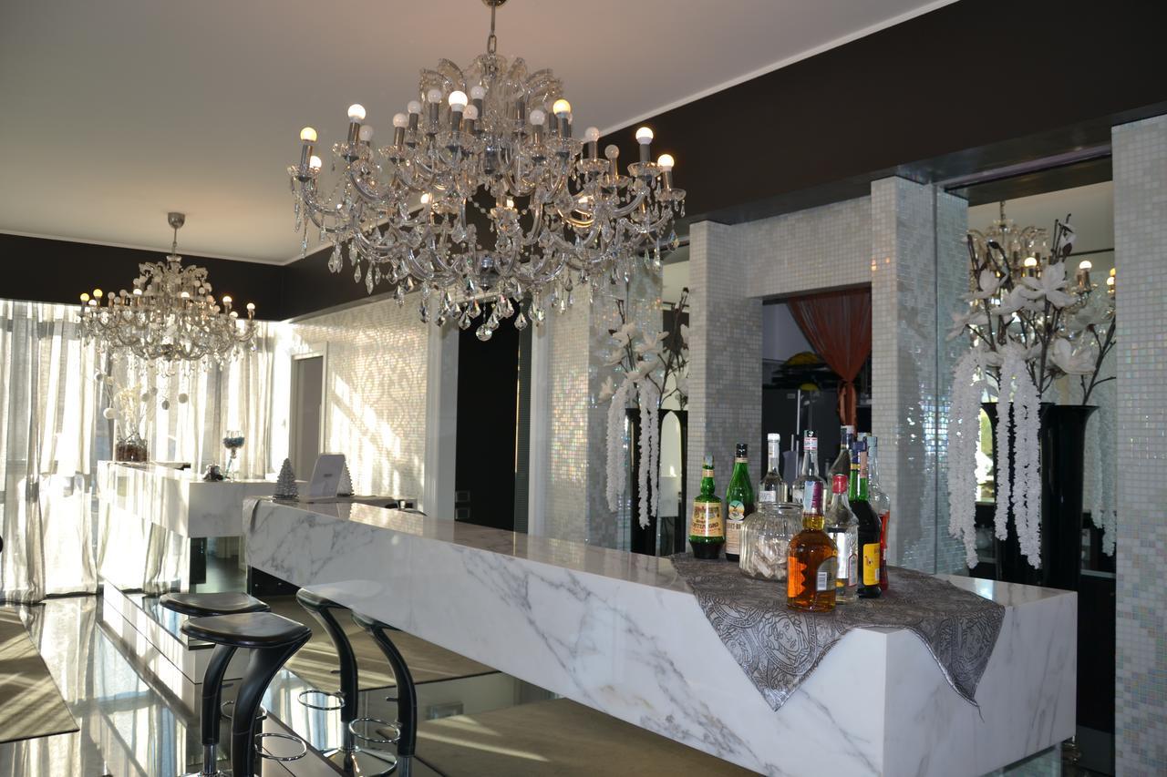 Hotel In - Lounge Room Cazzago  ภายนอก รูปภาพ